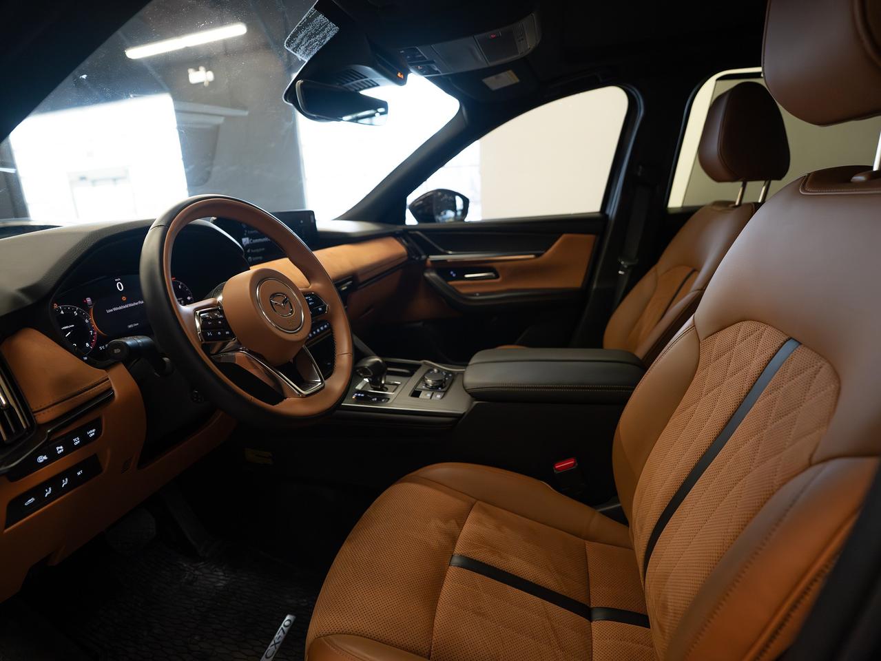 2025 Mazda CX-70 Signature| CLEAN CARFAX| NO ACCIDENTS| Photo