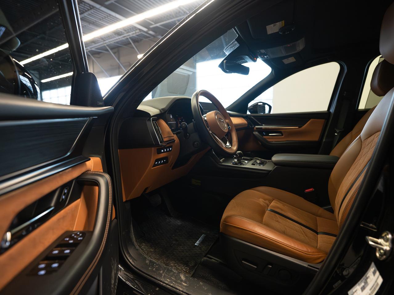 2025 Mazda CX-70 Signature| CLEAN CARFAX| NO ACCIDENTS| Photo