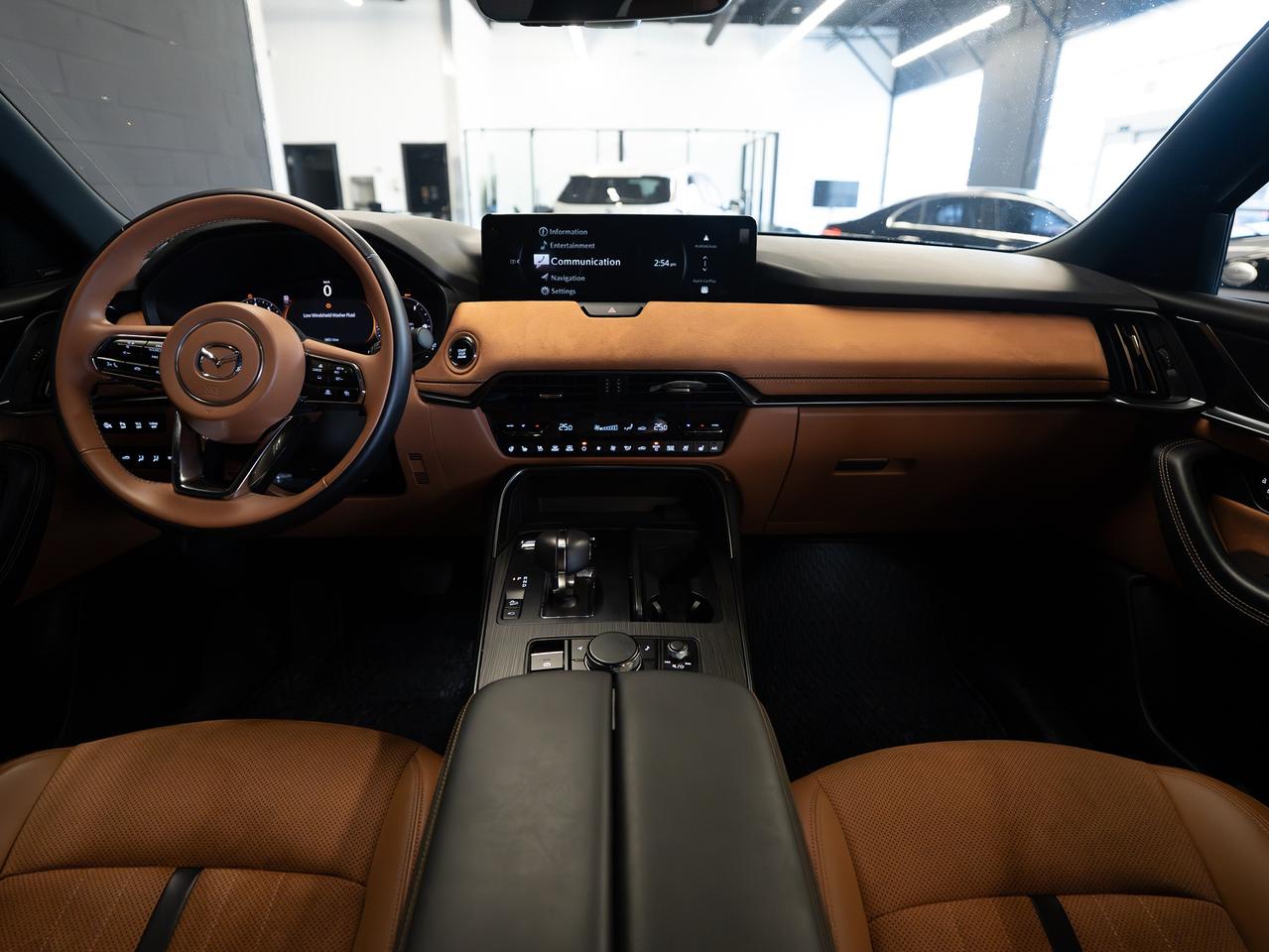 2025 Mazda CX-70 Signature| CLEAN CARFAX| NO ACCIDENTS| Photo