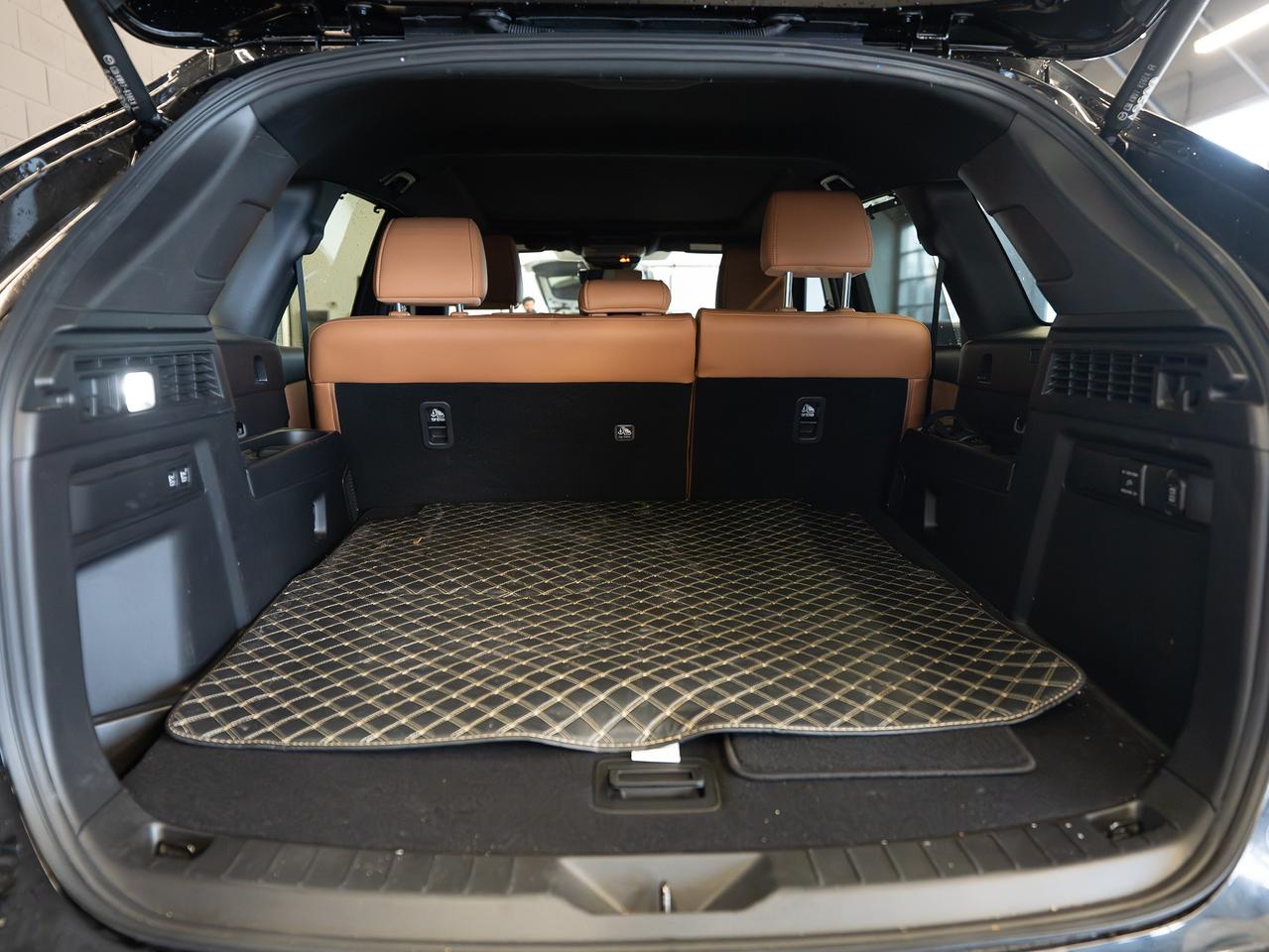 2025 Mazda CX-70 Signature| CLEAN CARFAX| NO ACCIDENTS| Photo