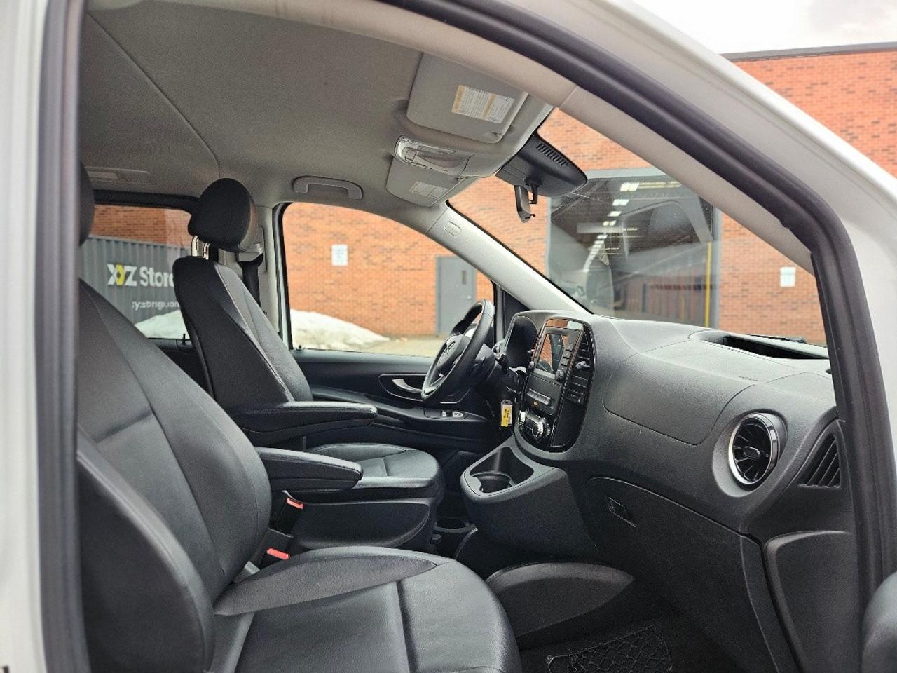 2022 Mercedes-Benz Metris Passenger LEATHER-8 PASSENGER-CERTIFIED Photo