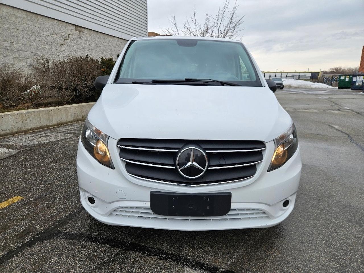 2022 Mercedes-Benz Metris Passenger LEATHER-8 PASSENGER-CERTIFIED Photo