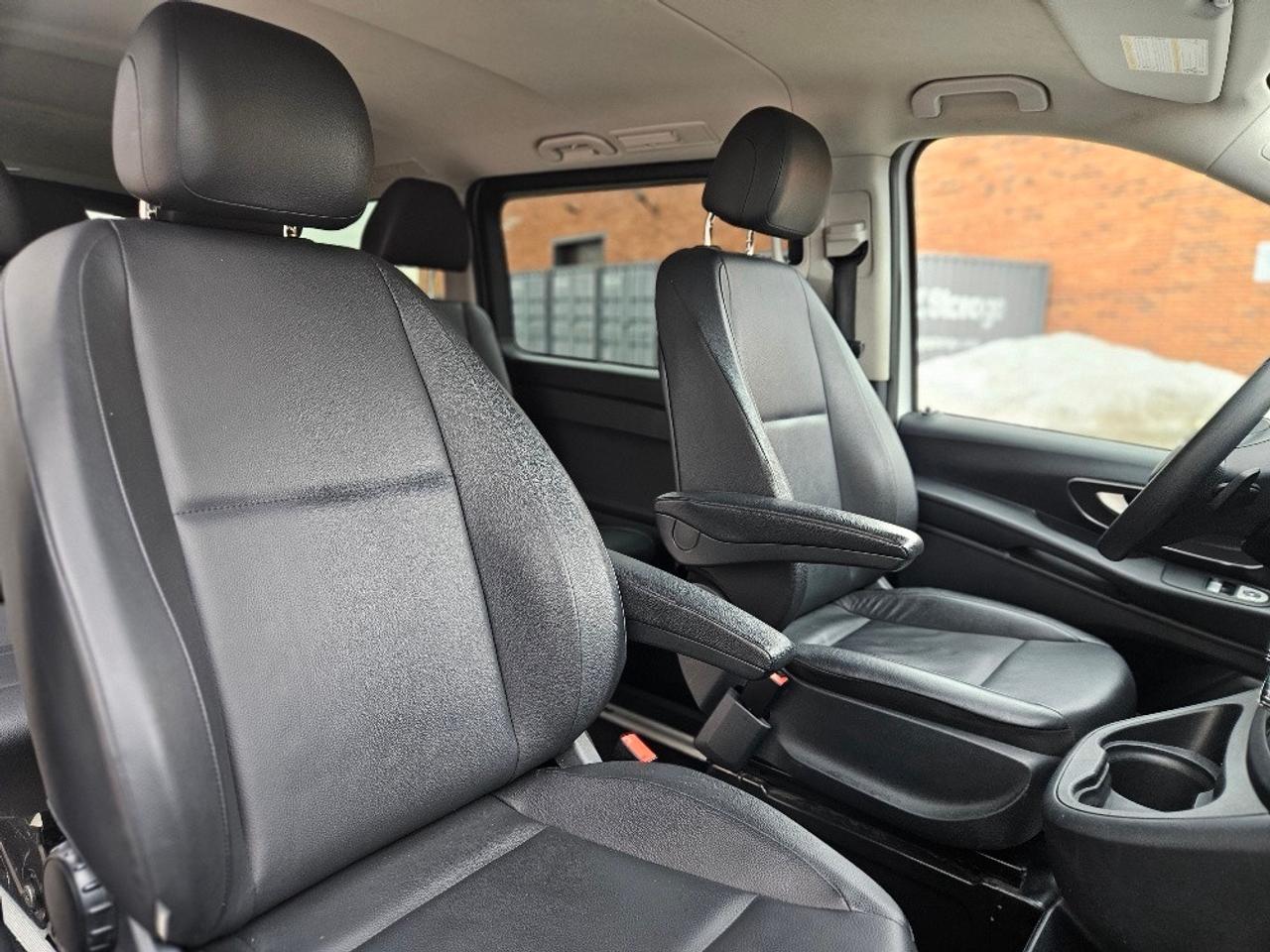 2022 Mercedes-Benz Metris Passenger LEATHER-8 PASSENGER-CERTIFIED Photo