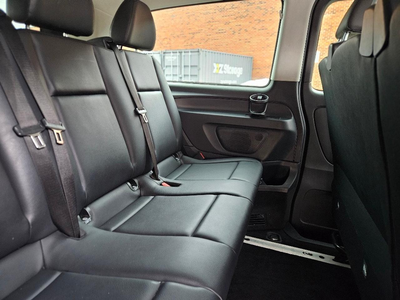 2022 Mercedes-Benz Metris Passenger LEATHER-8 PASSENGER-CERTIFIED Photo