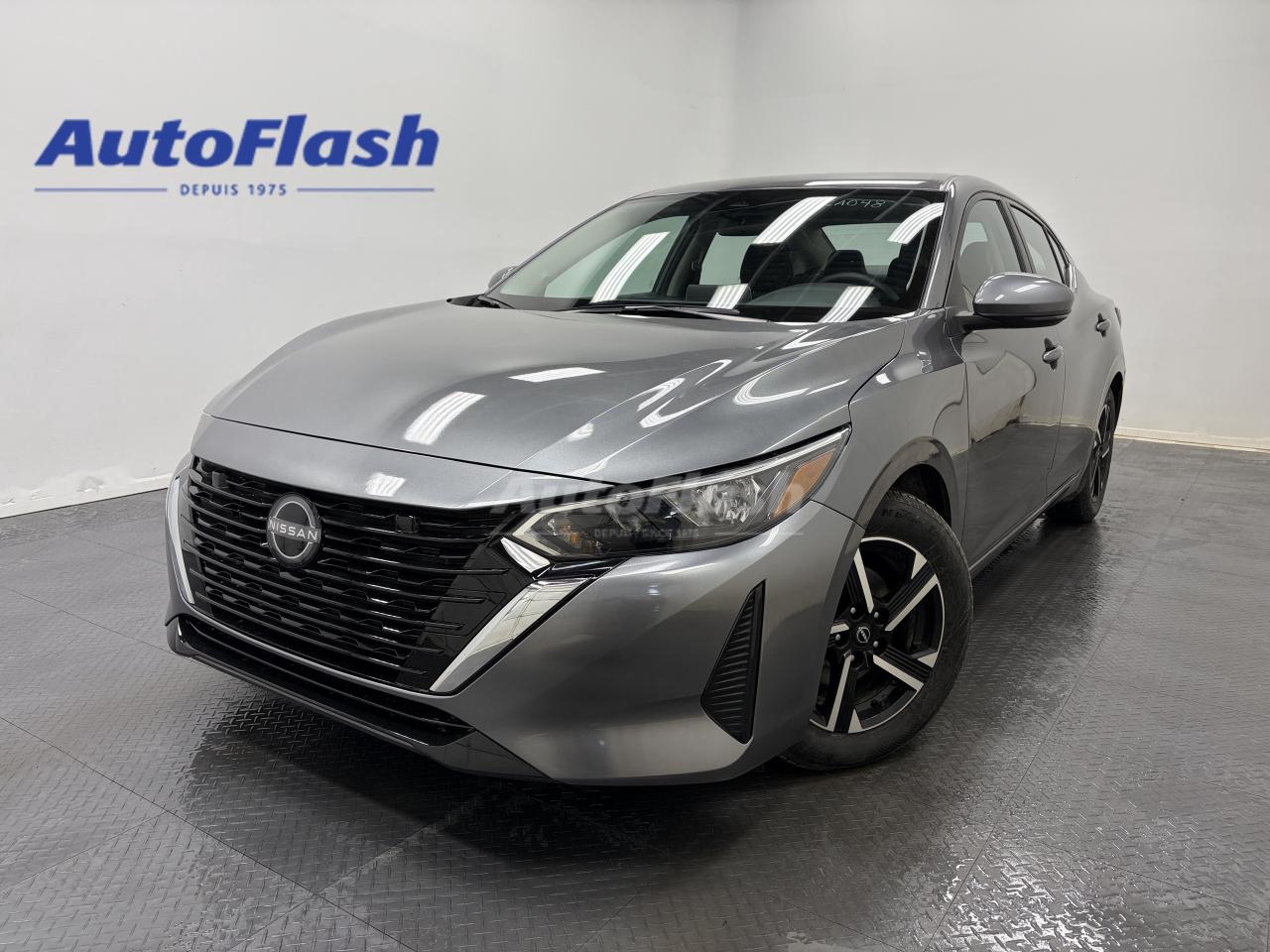 +Bluetooth 
+Cam&eacute;ra de recul / Backup camera 
+Commandes de radio au volant / Steering wheel audio controls 
+D&eacute;marrage &agrave; bouton / Push button start 
+D&eacute;marreur &agrave; distance / Remote start 
+R&eacute;gulateur de vitesse  / Cruise control 
+R&eacute;gulateur de vitesse adaptatif / Adaptive cruise control 
+Si&egrave;ges chauffants / Heated seats 
+Syst&egrave;me dassistance stationnement / Park assist system 
+Aucune r&eacute;clamation dassurance / No insurance claim
+V&eacute;rifi&eacute; par Carfax / Carfax verified
+Protection m&eacute;canique disponible / Mechanical protection available


Visitez notre page Google pour voir tous les commentaires positifs que nos clients nous laissent.
 
Financement rapide et facile, 1ere, 2e et 3e chances au cr&eacute;dit, approbation en 30 minutes, taux dacceptation tr&egrave;s &eacute;lev&eacute;. 

Essayez notre demande de cr&eacute;dit s&eacute;curis&eacute; en ligne, sans obligation! 

Nous sommes les sp&eacute;cialistes des autos, fourgonnettes, VUS, 4x4, et les camions l&eacute;gers jusqu&agrave; une tonne. 

*Seulement le nettoyage de base du v&eacute;hicule, fait par un sous-traitant, est inclus. Pour un perfectionnement de lesth&eacute;tique int&eacute;rieur/ext&eacute;rieur, dont une d&eacute;contamination de la peinture, des retouches de peinture, faites par nos experts en esth&eacute;tique, une somme de 249$ sera ajout&eacute;e &agrave; votre facture. Aussi disponible, loption dimmatriculer la voiture sur place, qui vous permet d&eacute;pargner du temps et le co&ucirc;t de 25$ du transit temporaire.

*AutoFlash se r&eacute;serve le droit de refuser un paiement en comptant. 

*************

Since 1975 AutoFlash has offered the best price-quality and excellent service. 

Visit our Google page to read all the nice things our clients have to say about us.

We have financing for all credit situations. 1st 2nd 3rd chance credit with an excellent approval rate!

Try our secured online credit application any time, with no obligation! 

We specialize in all brands, makes and models. Whether you need a car, truck, SUV or minivan, we can help you.

And if we dont have it, well find it for you!

*Only the basic cleaning of the vehicle, done by a subcontractor, is included in the advertised price. For a complete interior/exterior detailing, done by our esthetic specialists, which includes a complete paint decontamination and paint touch-ups if needed, an amount of 249$ will be added to your invoice. Also available, in-house licensing, which allows you to save the $25 for a temporary Transit.

*AutoFlash reserves the right to refuse a cash payment.