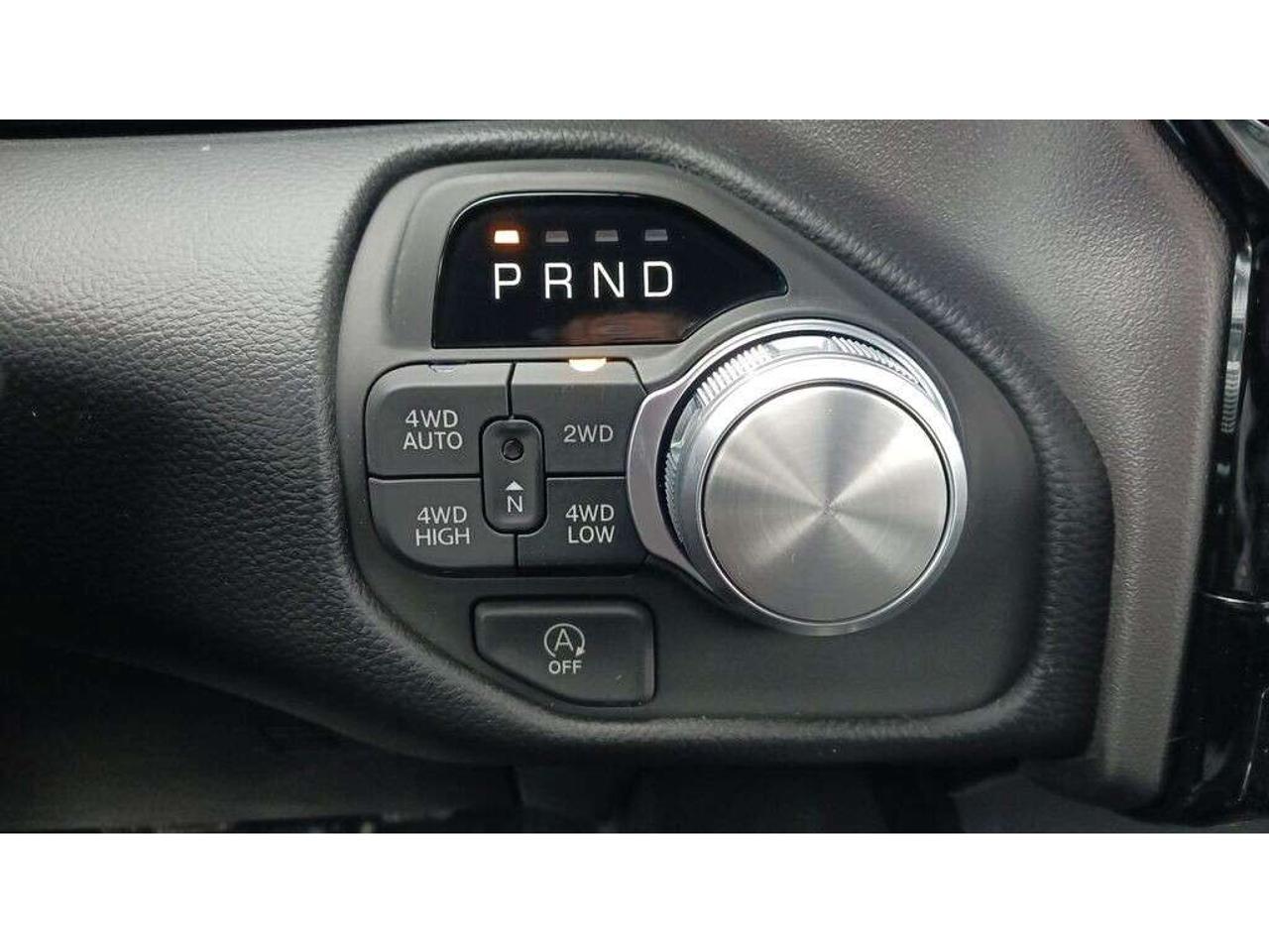 13716077.831167858