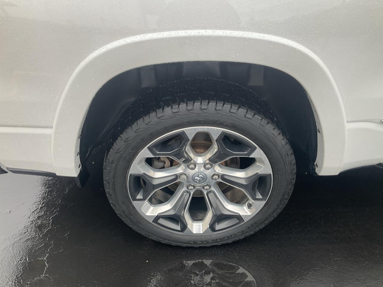 2022 RAM 1500 Crew Cab Photo4