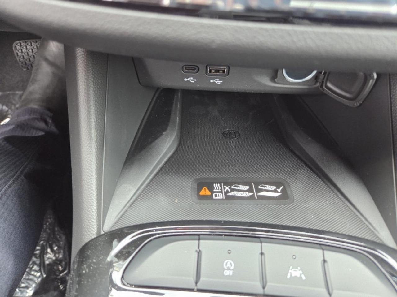 2026 Buick Envista Avenir  - Moonroof -  Leather Seats Photo