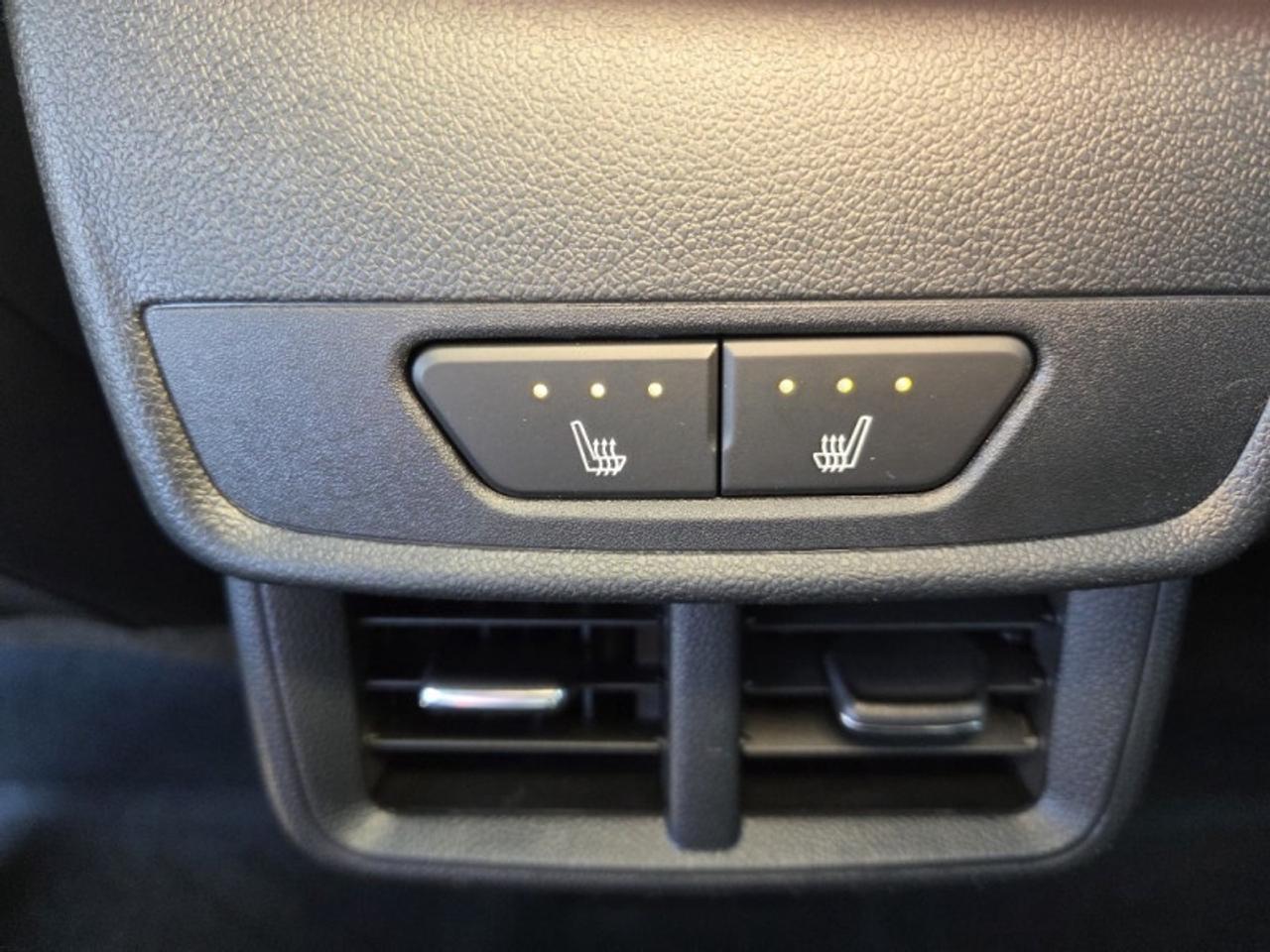 2026 GMC Terrain Denali  - Sunroof -  Cooled Seats Photo