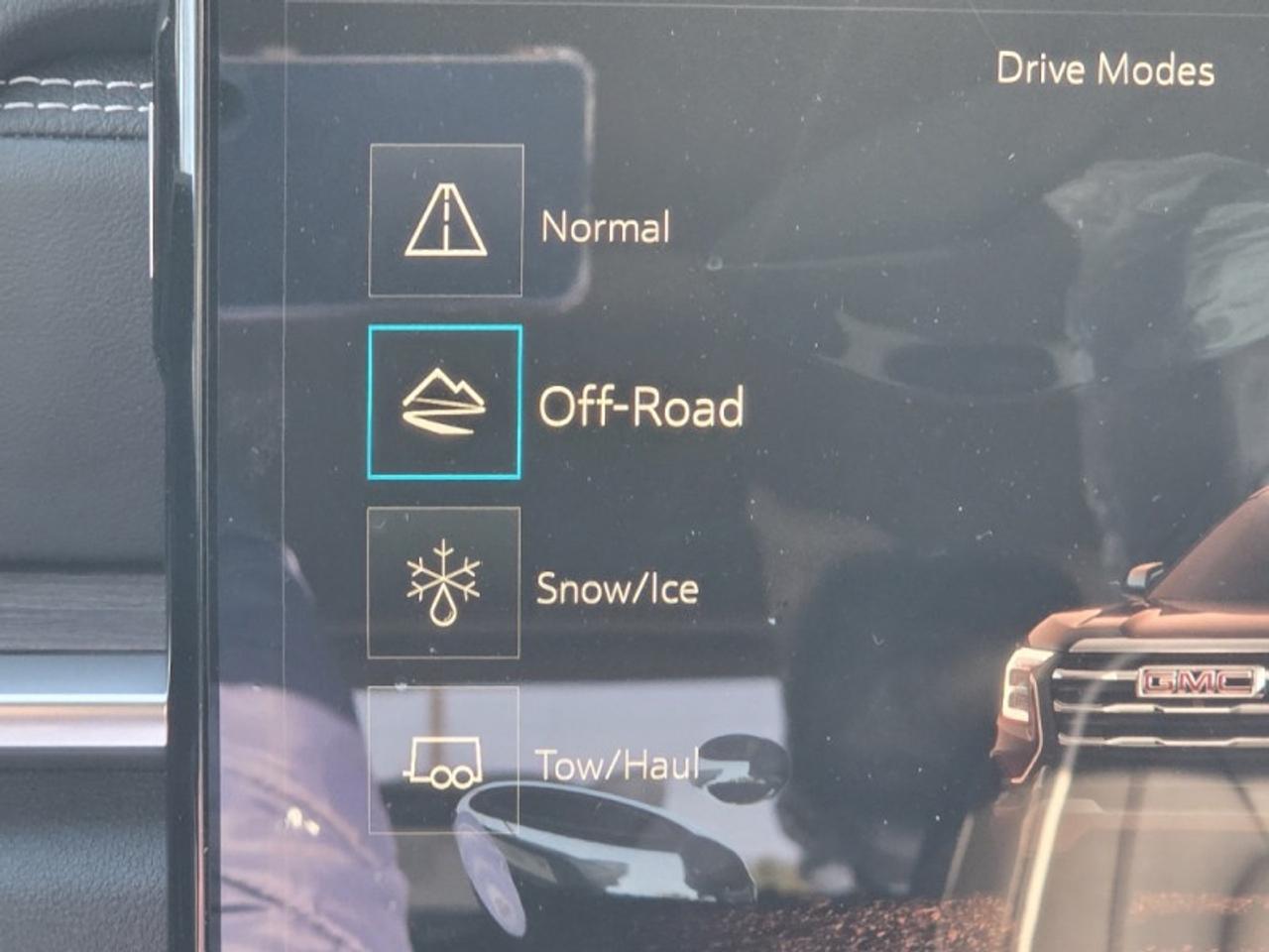 2026 GMC Terrain Denali  - Sunroof -  Cooled Seats Photo