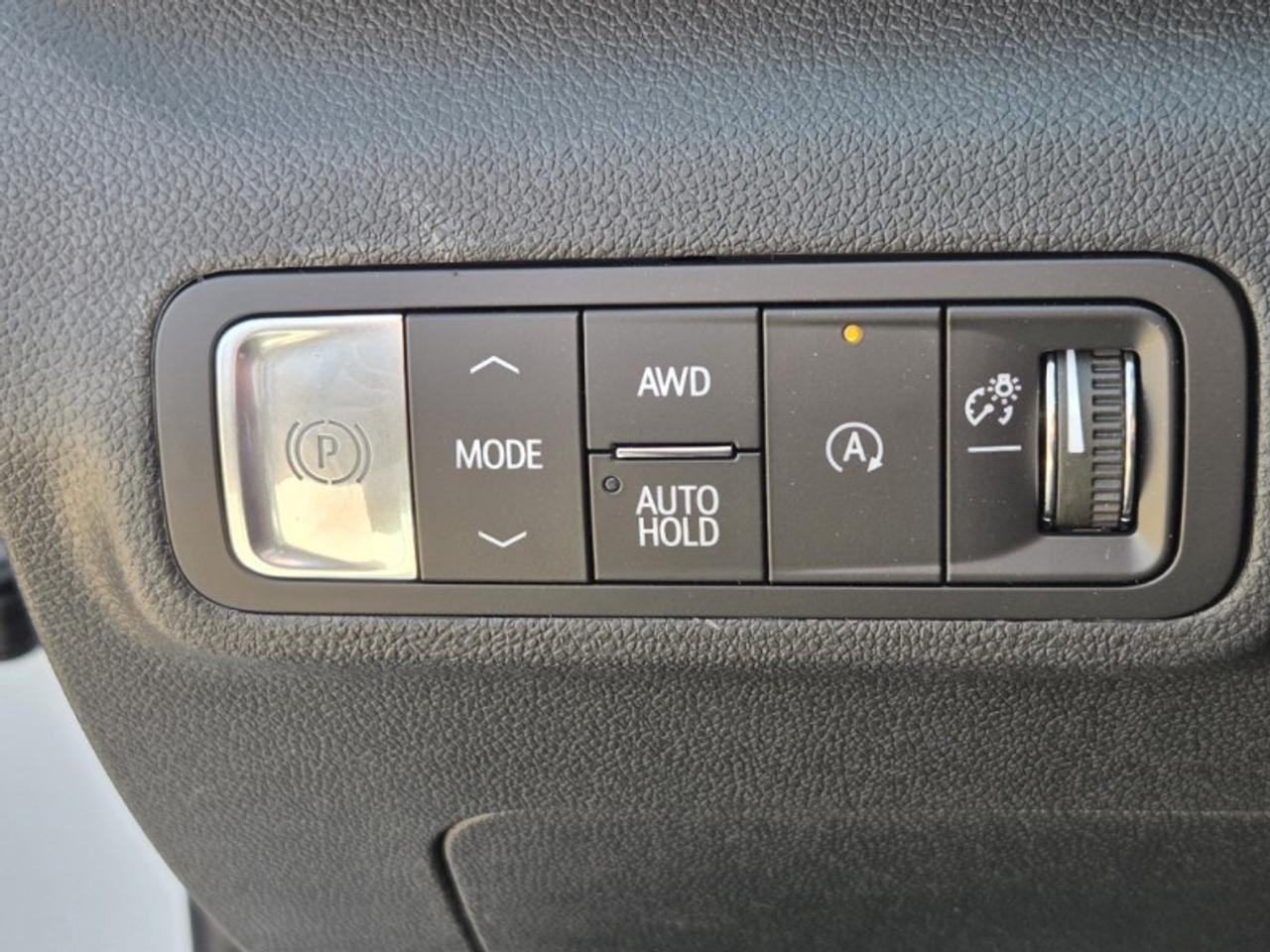 2026 GMC Terrain Denali  - Sunroof -  Cooled Seats Photo