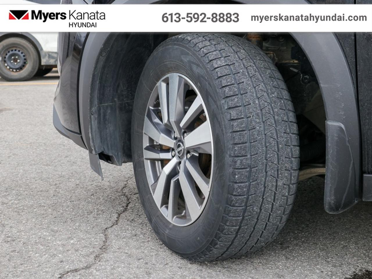 2022 Nissan Pathfinder SL  - Sunroof -  Navigation Photo