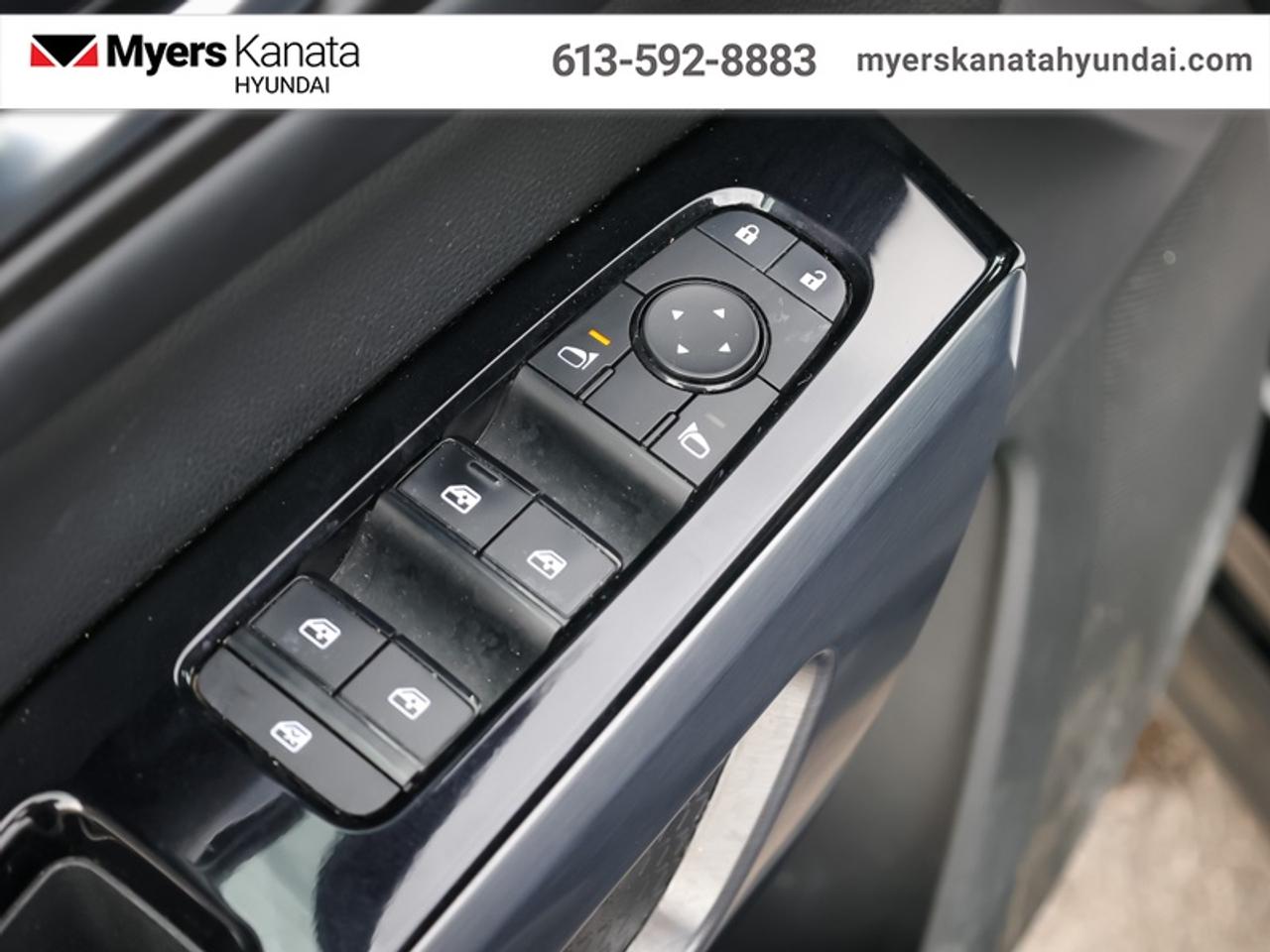 2022 Nissan Pathfinder SL  - Sunroof -  Navigation Photo
