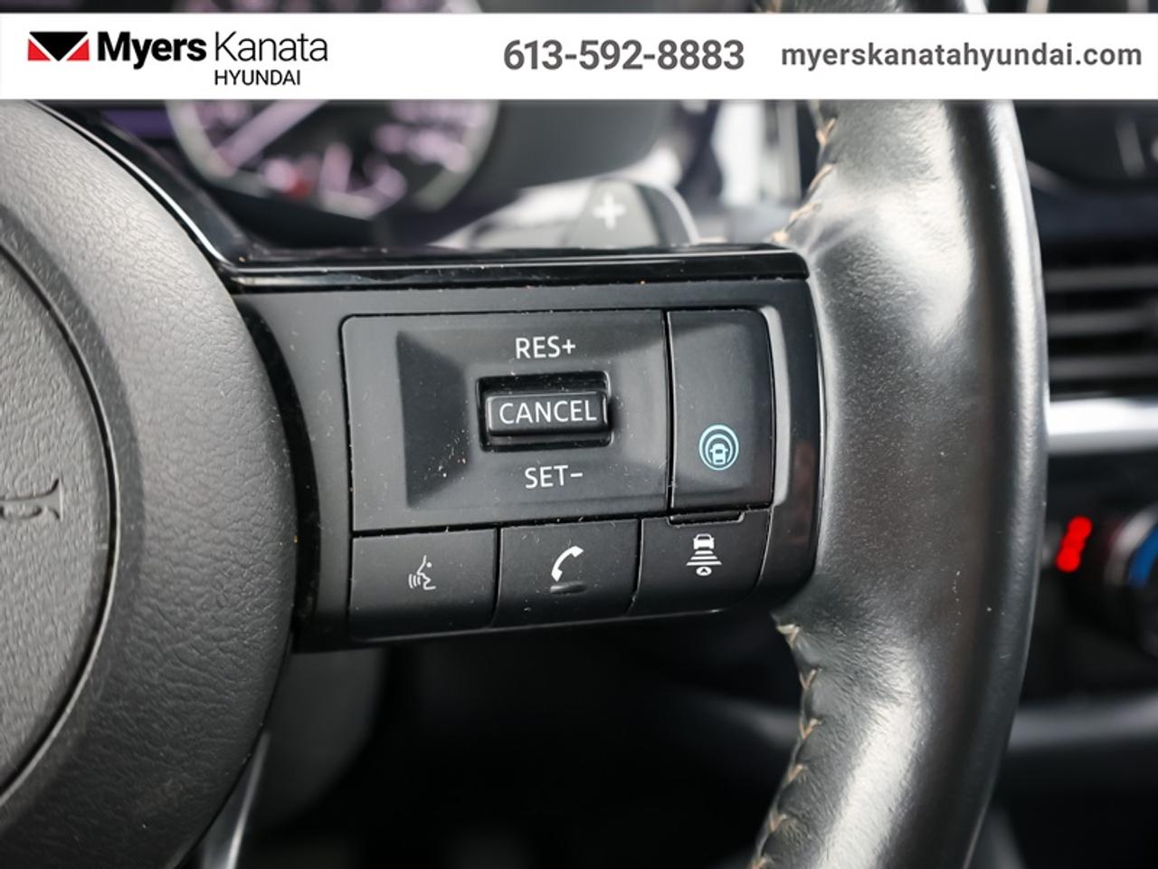 2022 Nissan Pathfinder SL  - Sunroof -  Navigation Photo