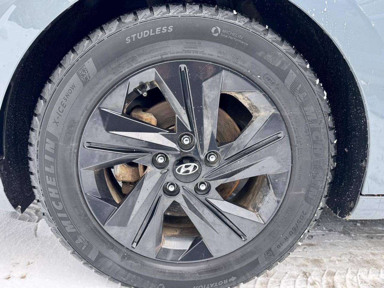 2022 Hyundai Elantra Hybrid Preferred DCT Photo
