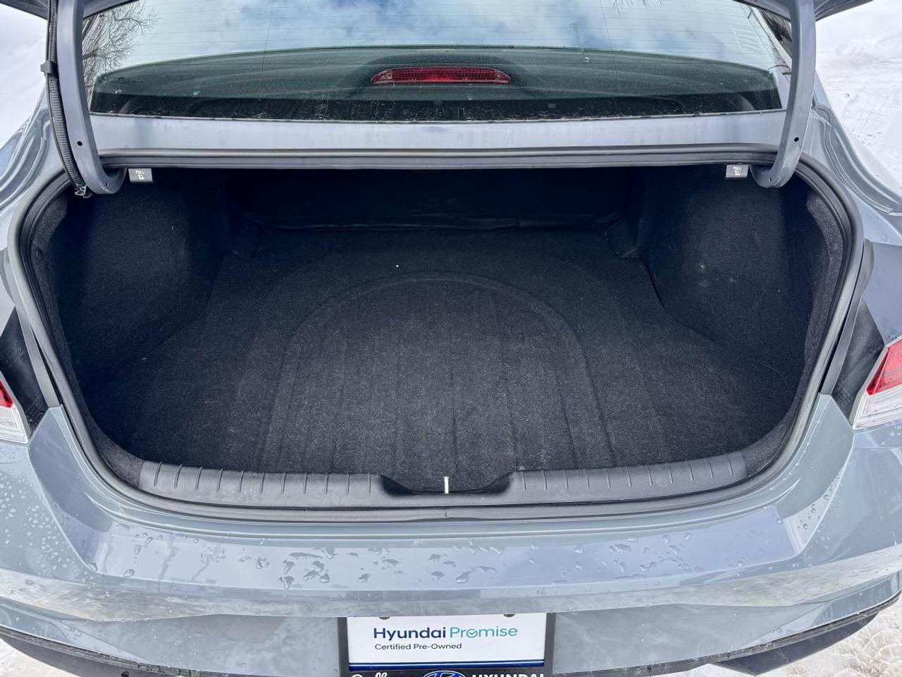 2022 Hyundai Elantra Hybrid Preferred DCT Photo