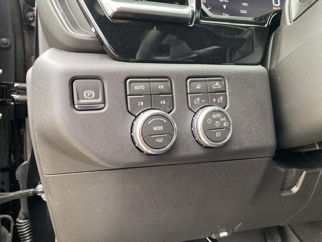 13716962