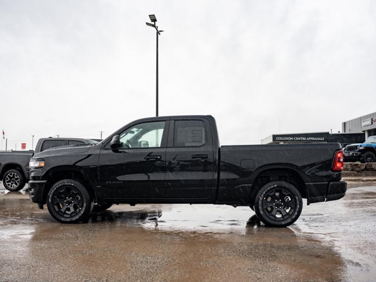 2026 RAM 1500 Express Photo4