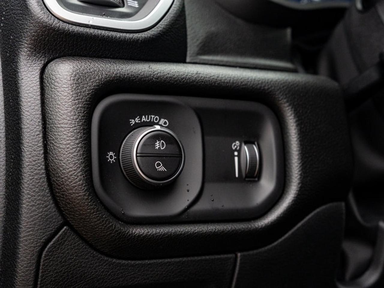 2026 RAM 1500 Express Photo