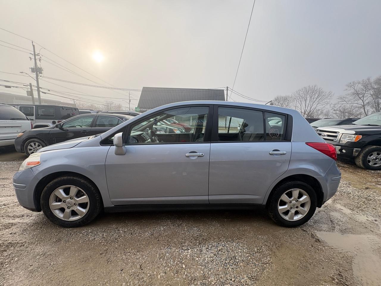 2009 Nissan Versa Hatchback 1.8 SL, ONE OWNER – LOW KM – SAFETY + WARRANTY Photo2