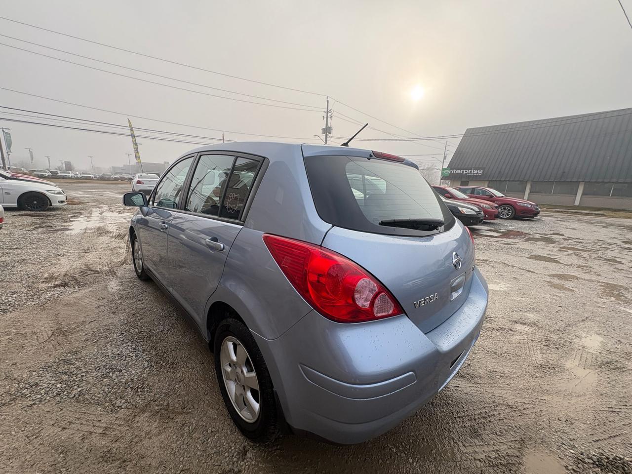 2009 Nissan Versa Hatchback 1.8 SL, ONE OWNER – LOW KM – SAFETY + WARRANTY Photo3