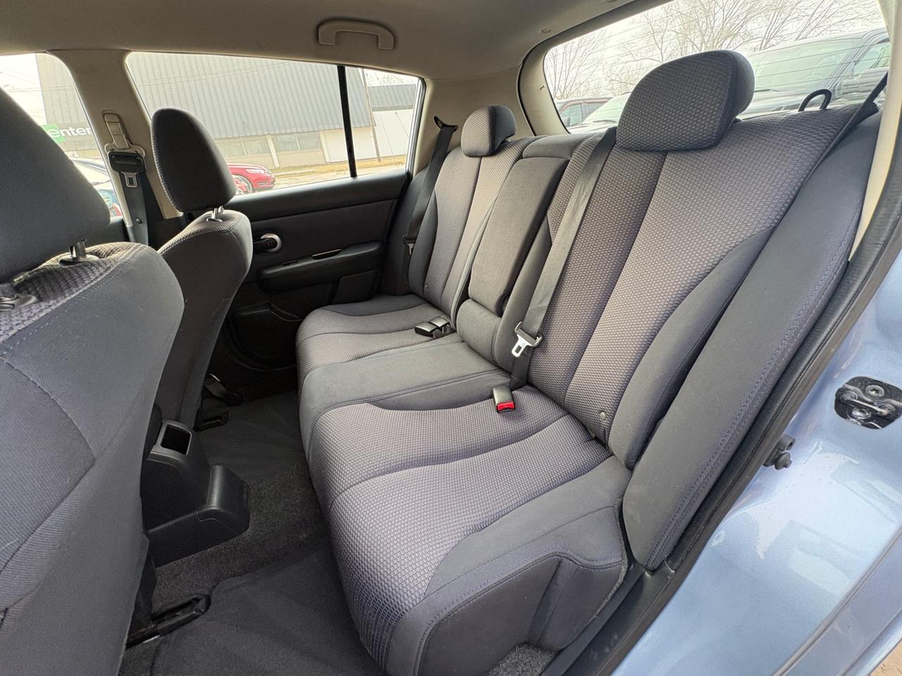 2009 Nissan Versa Hatchback 1.8 SL, ONE OWNER – LOW KM – SAFETY + WARRANTY Photo