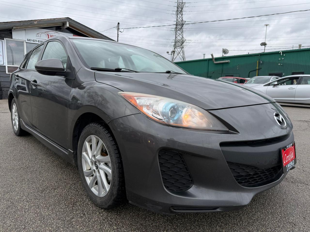 2013 Mazda MAZDA3 GS-SKY Photo