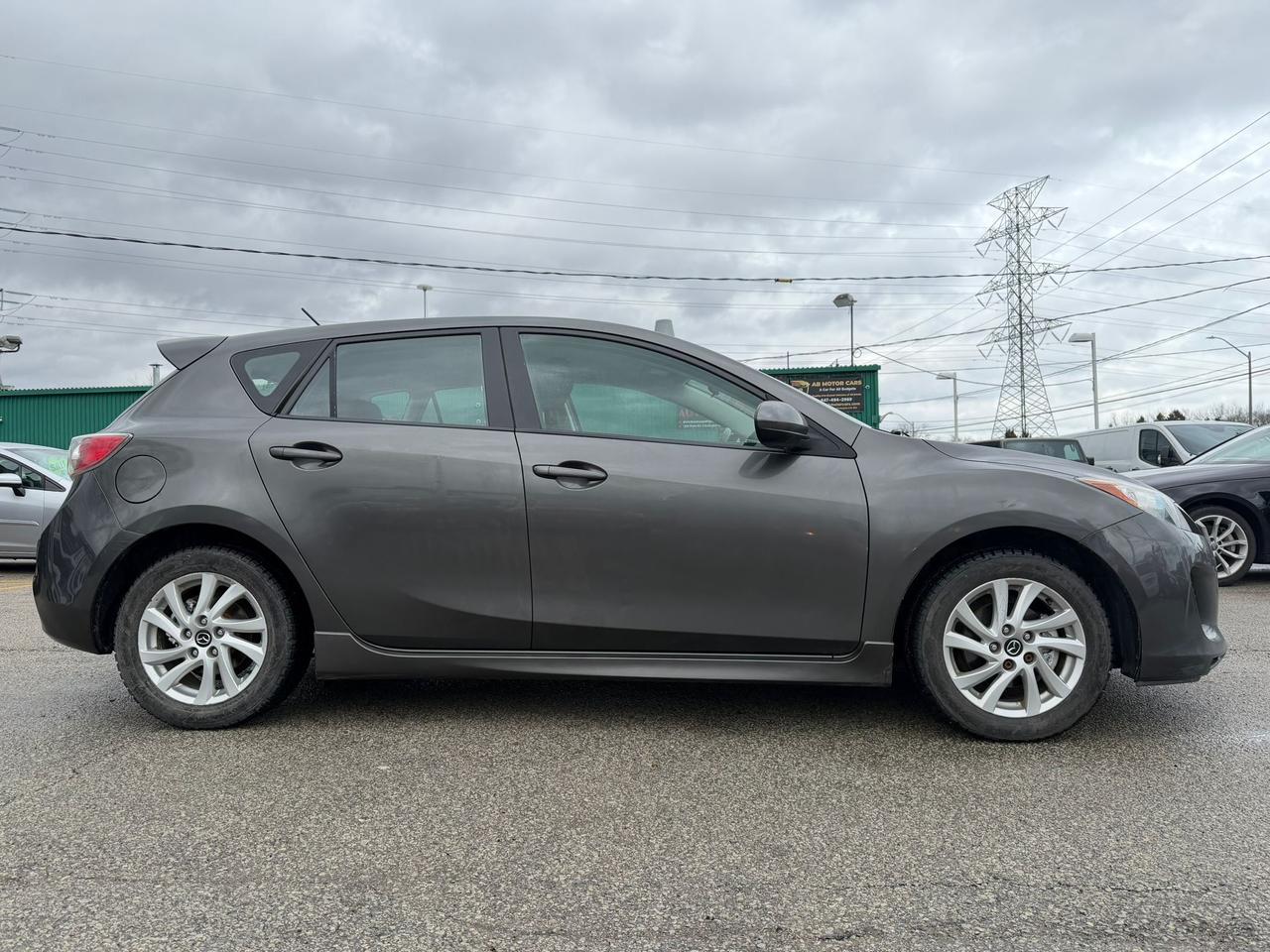 2013 Mazda MAZDA3 GS-SKY Photo2