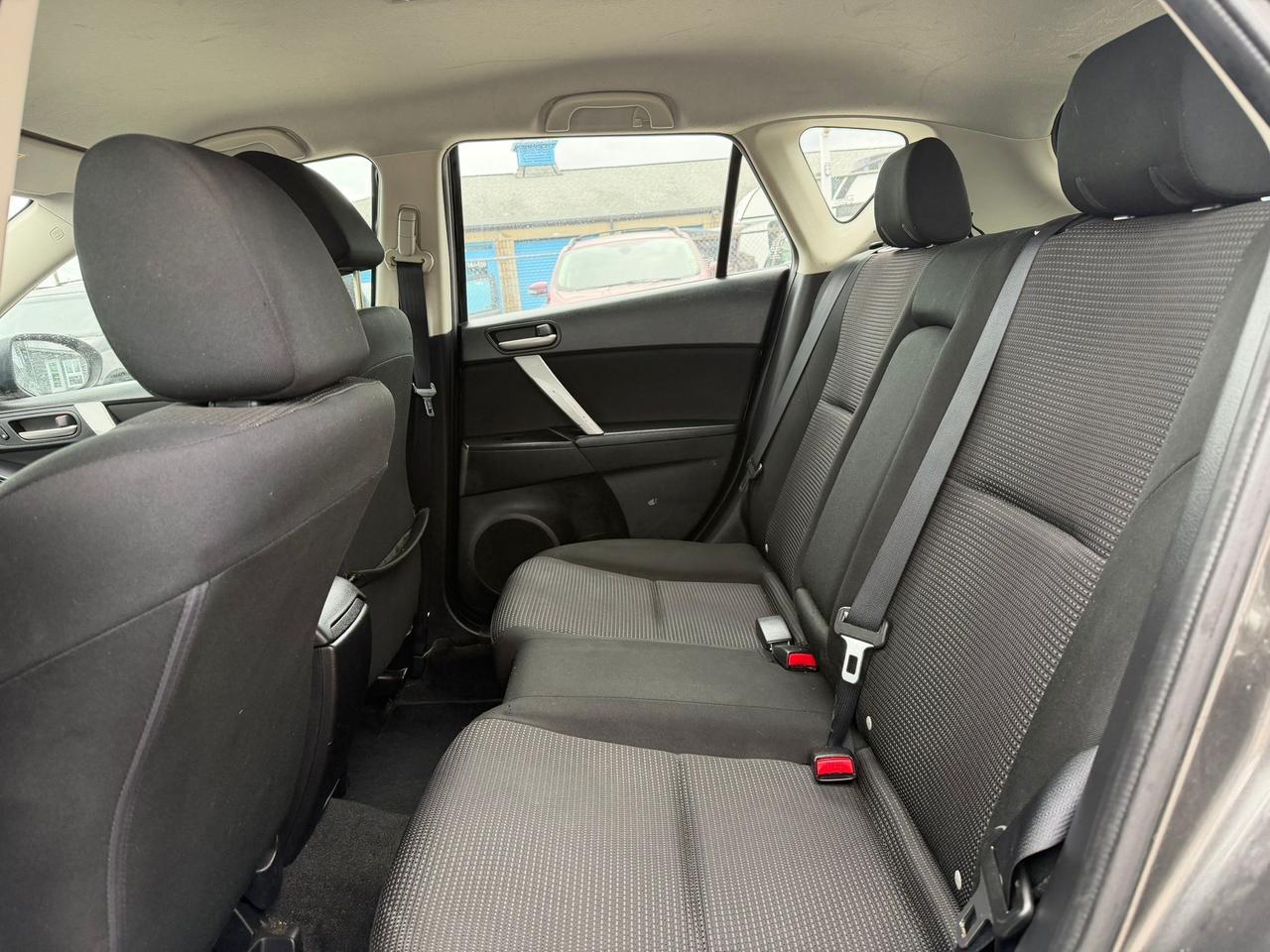 2013 Mazda MAZDA3 GS-SKY Photo