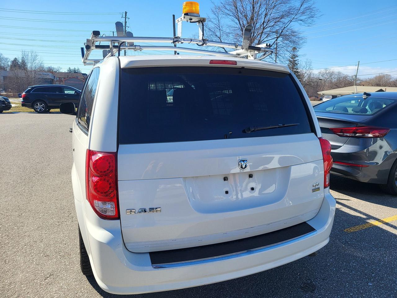 2012 RAM TRADESMAN Cargo Van Photo2