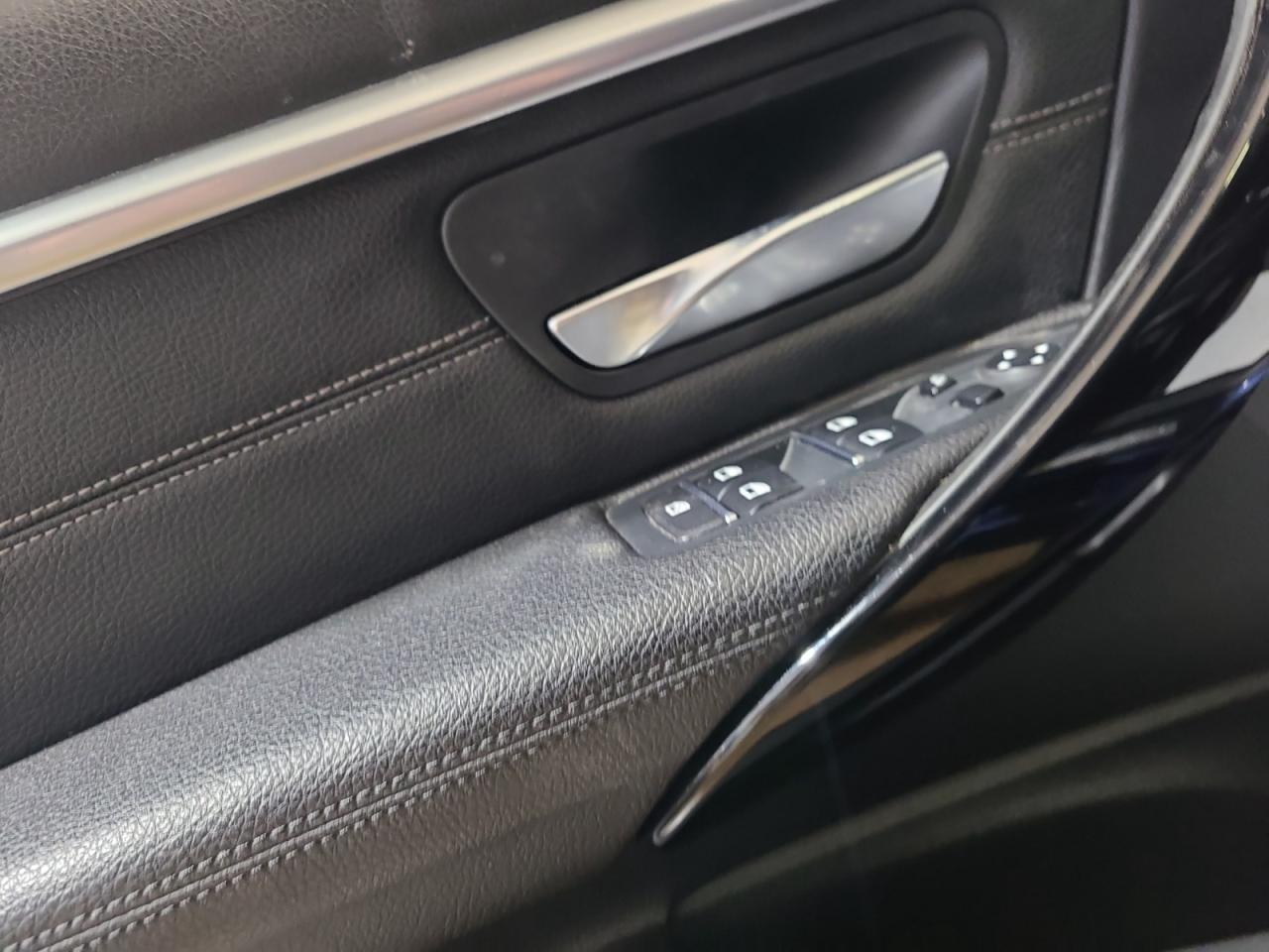 2017 BMW 3 Series 330i xDrive - Photo #11