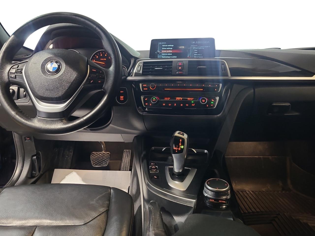 2017 BMW 3 Series 330i xDrive - Photo #12