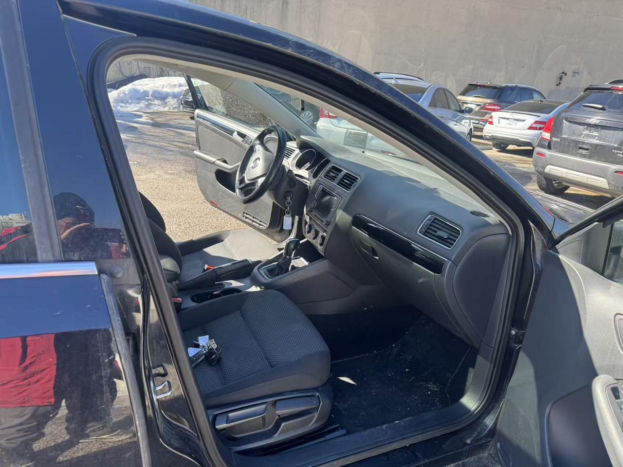 2016 Volkswagen Jetta 4dr 1.4 TSI Auto Comfortline *Ltd Avail* Photo