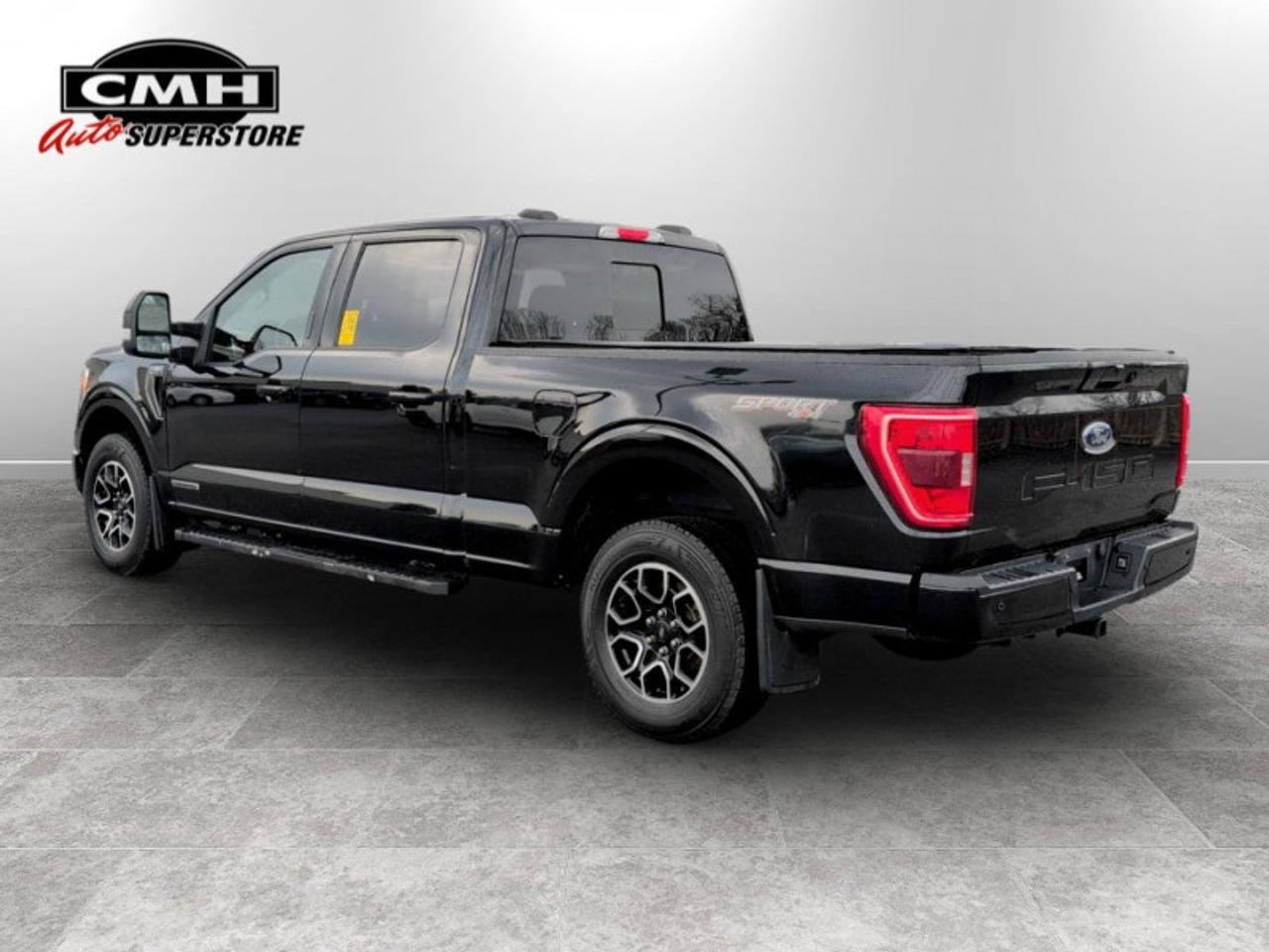 2022 Ford F-150 XLT  **POWERBOOST FULL-HYBRID** Photo