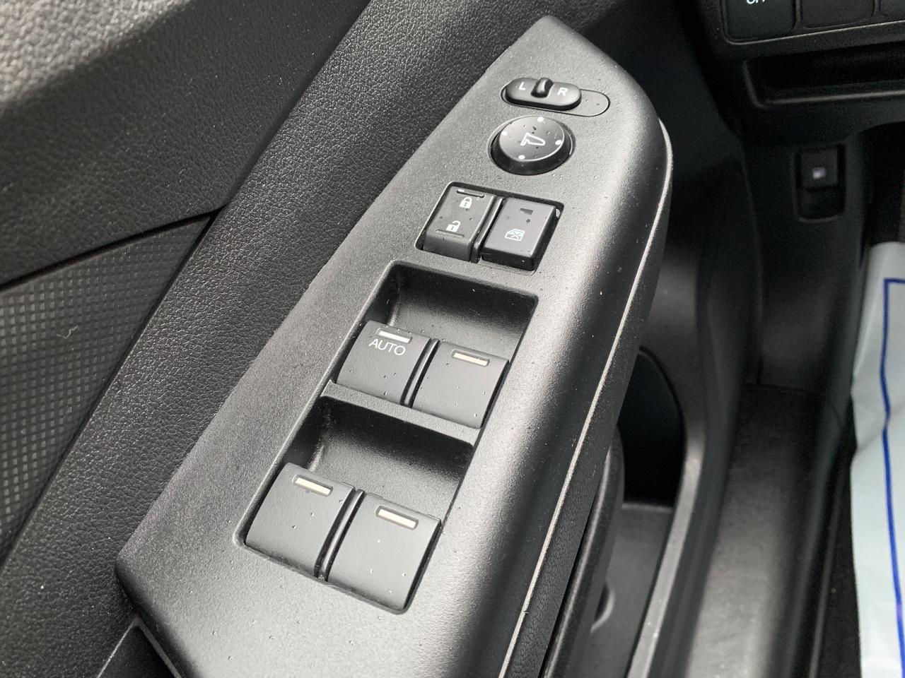 2014 Honda CR-V 2WD 5dr LX Photo