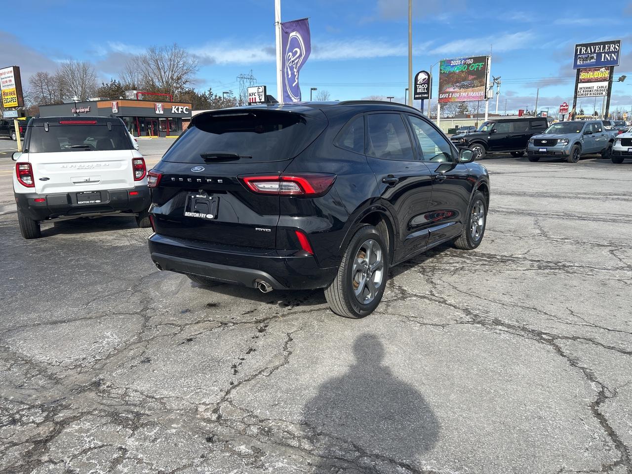 2023 Ford Escape ST LINE AWD 1.5L LANE KEEP HEATED SEATS SYNC4 Photo