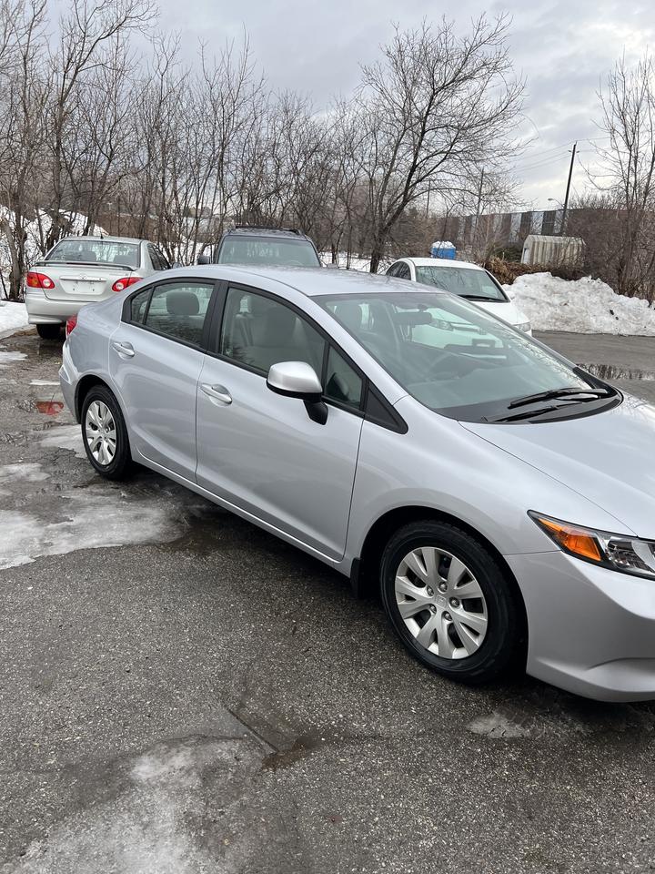 2012 Honda Civic 4dr Auto LX sedan low km blue tooth ac Photo