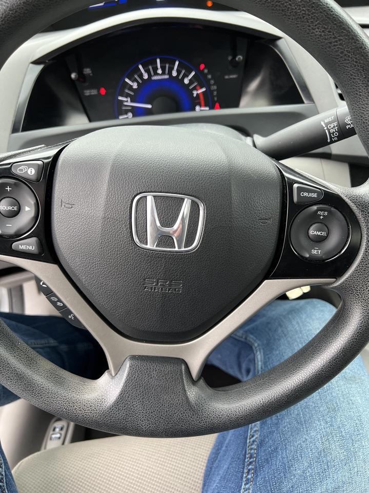 2012 Honda Civic 4dr Auto LX sedan low km blue tooth ac Photo