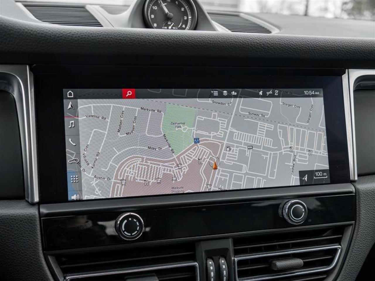 2022 Porsche Macan AWD Premium PKG Plus Adaptive Cruise Control Power Photo