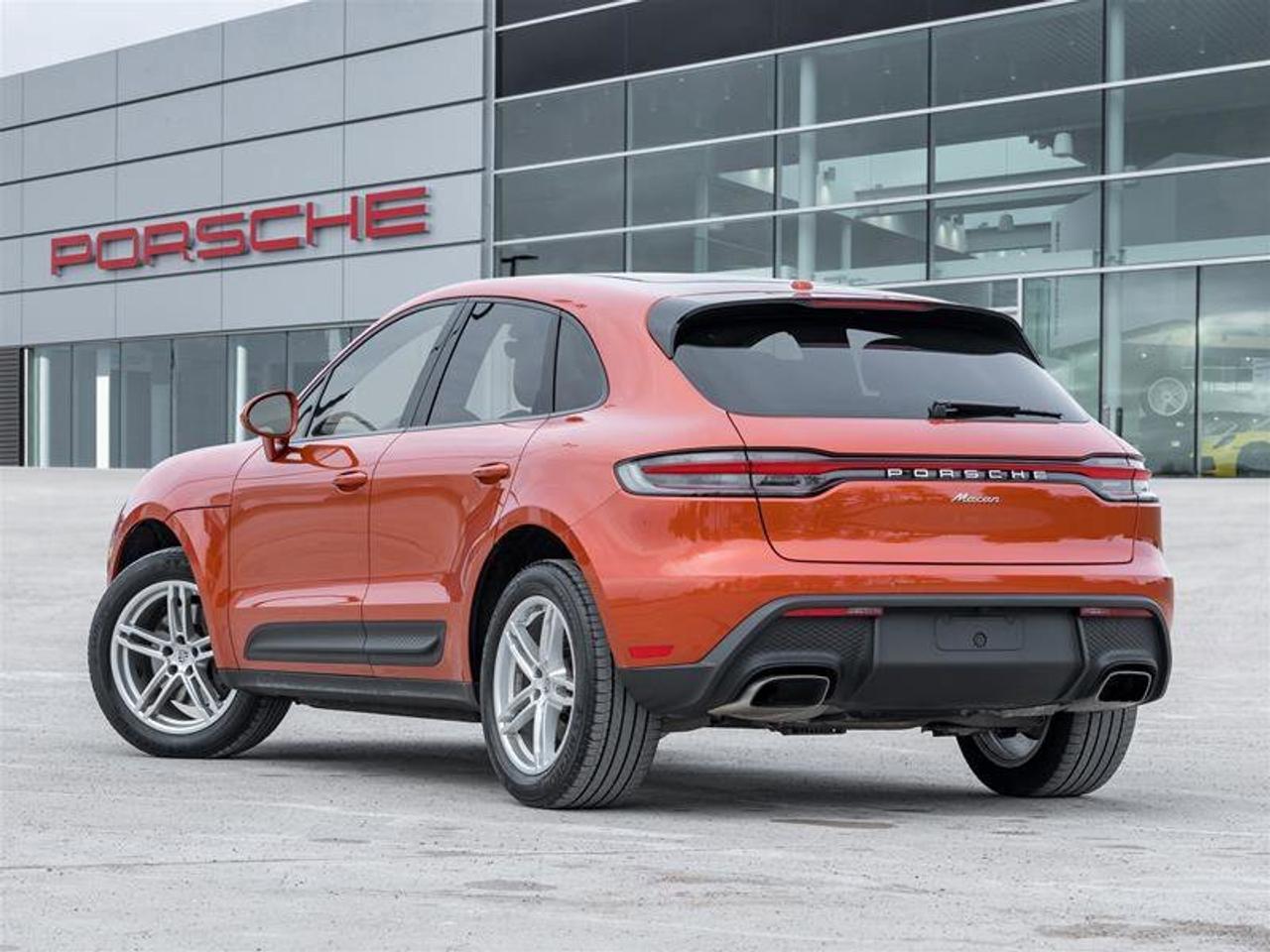 2022 Porsche Macan AWD Premium PKG Plus Adaptive Cruise Control Power Photo