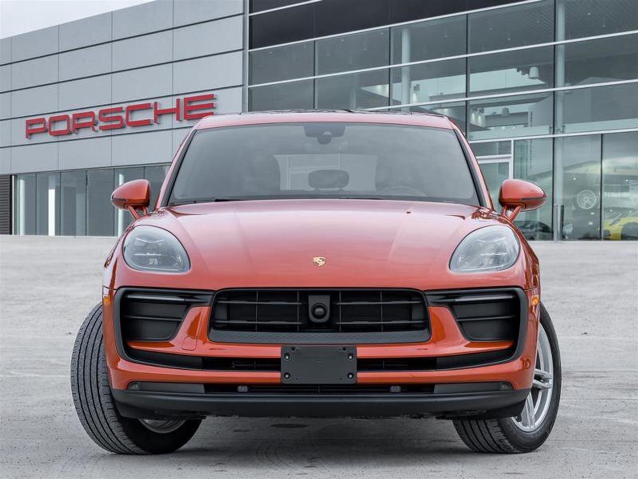 2022 Porsche Macan AWD Premium PKG Plus Adaptive Cruise Control Power Photo