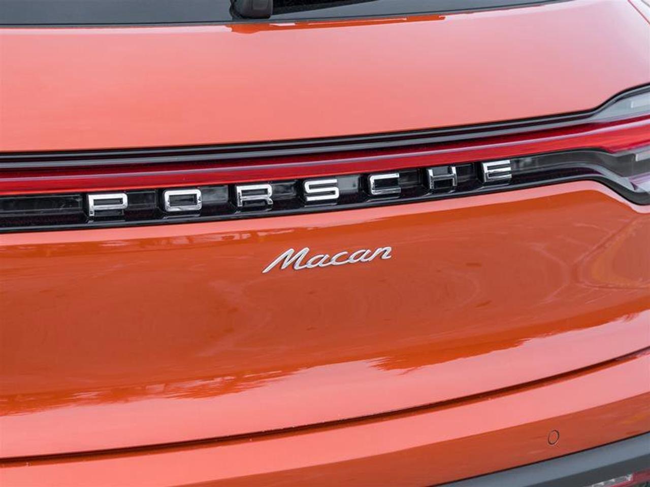2022 Porsche Macan AWD Premium PKG Plus Adaptive Cruise Control Power Photo