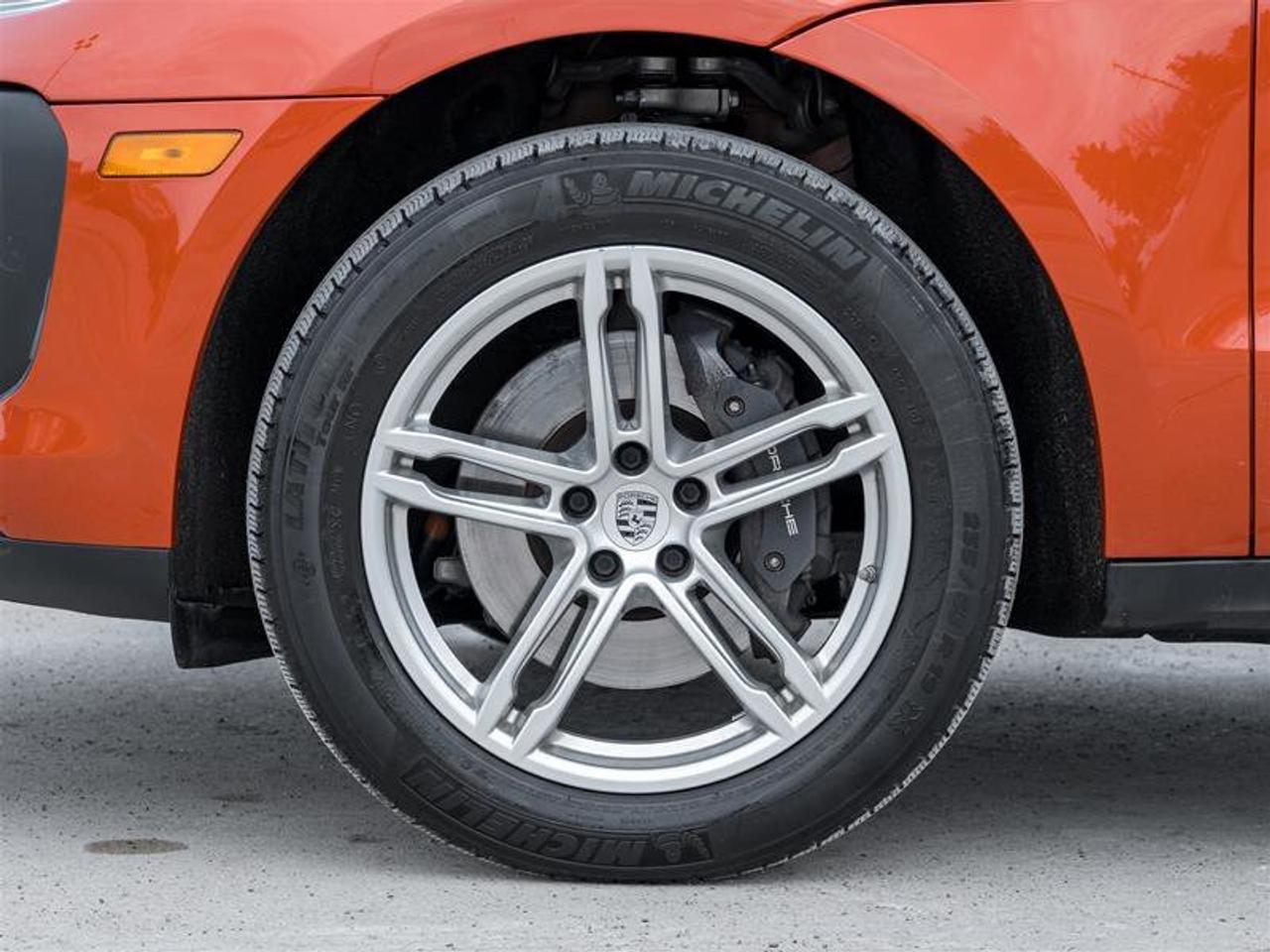 2022 Porsche Macan AWD Premium PKG Plus Adaptive Cruise Control Power Photo