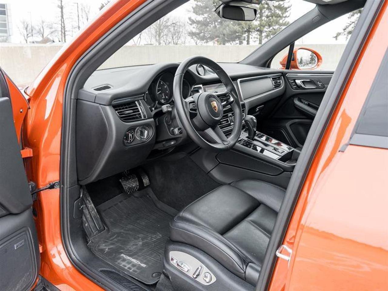 2022 Porsche Macan AWD Premium PKG Plus Adaptive Cruise Control Power Photo