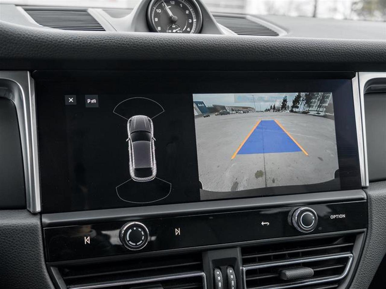 2022 Porsche Macan AWD Premium PKG Plus Adaptive Cruise Control Power Photo