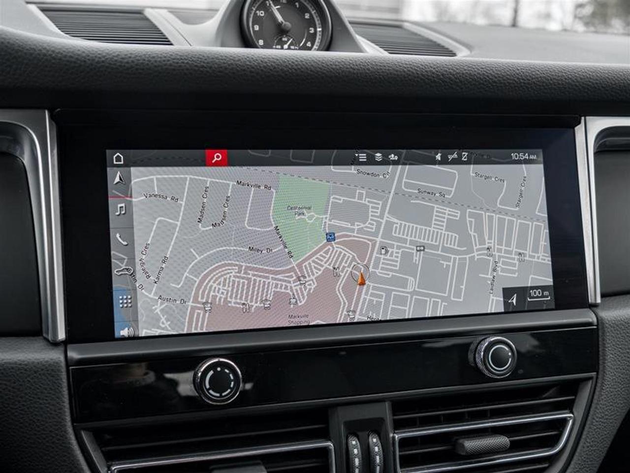 2022 Porsche Macan AWD Premium PKG Plus Adaptive Cruise Control Power Photo