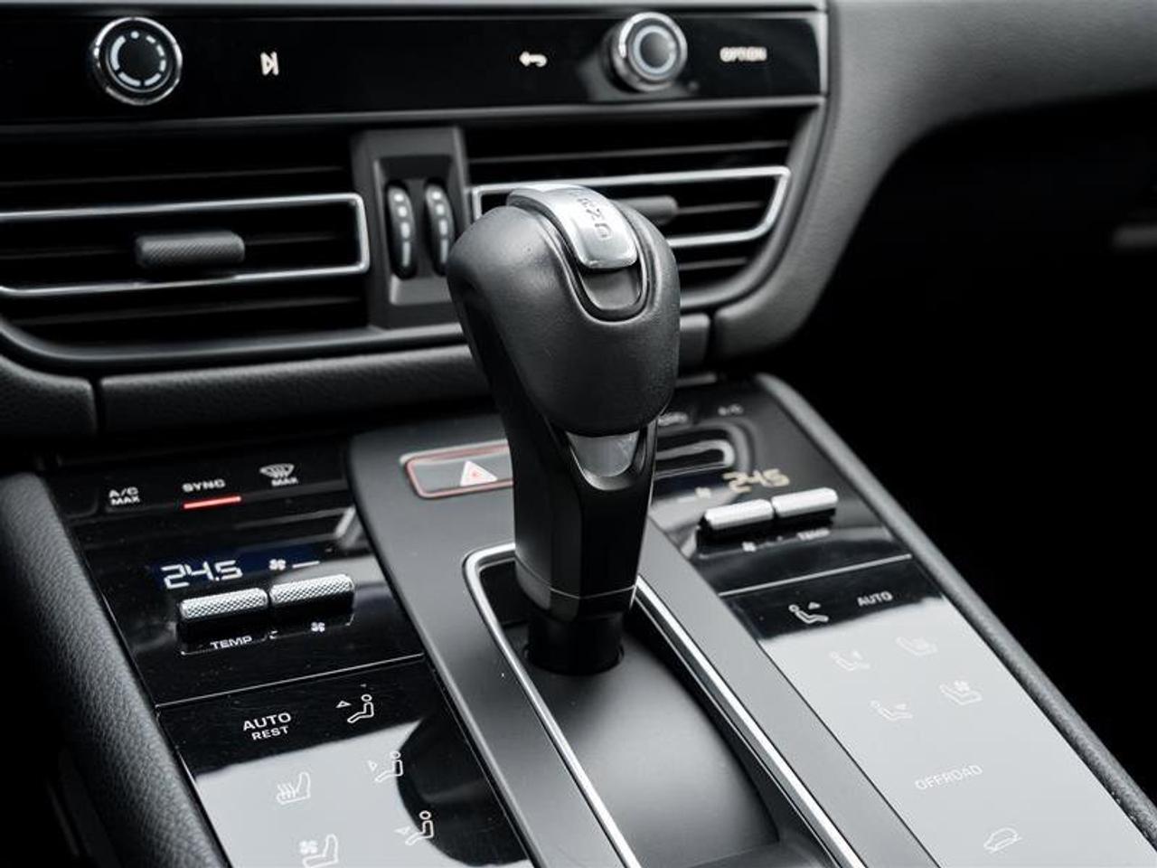 2022 Porsche Macan AWD Premium PKG Plus Adaptive Cruise Control Power Photo