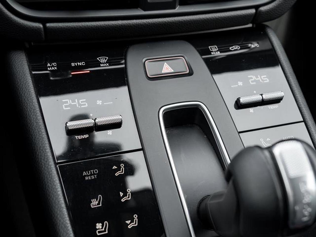 2022 Porsche Macan AWD Premium PKG Plus Adaptive Cruise Control Power Photo