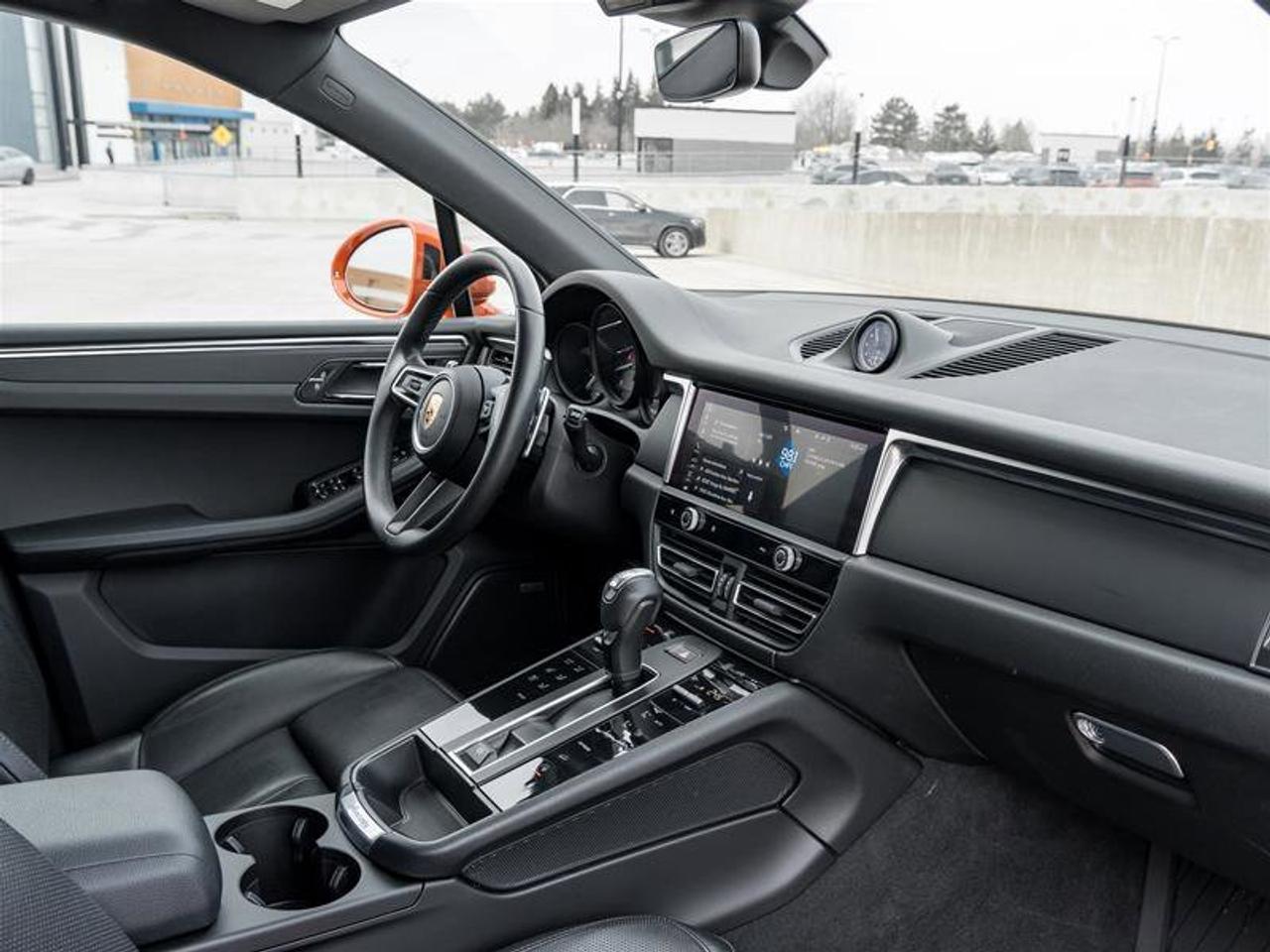 2022 Porsche Macan AWD Premium PKG Plus Adaptive Cruise Control Power Photo