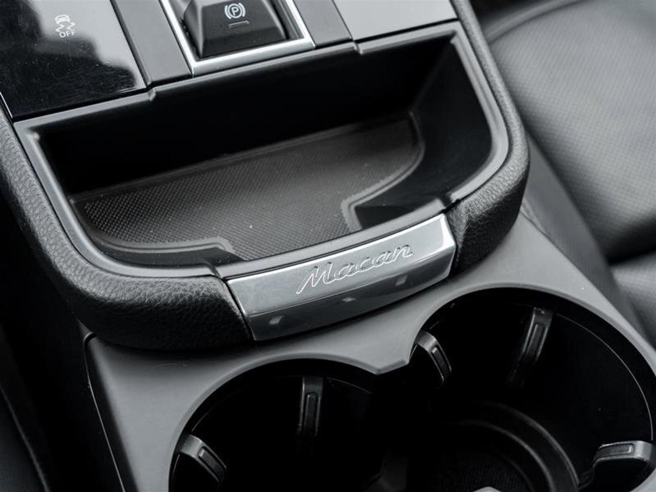 2022 Porsche Macan AWD Premium PKG Plus Adaptive Cruise Control Power Photo